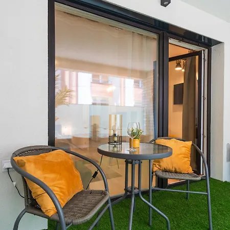 Modern Newly-built By The New York Cafe