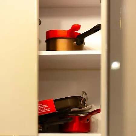 Modern Newly-built By The New York Cafe Apartment