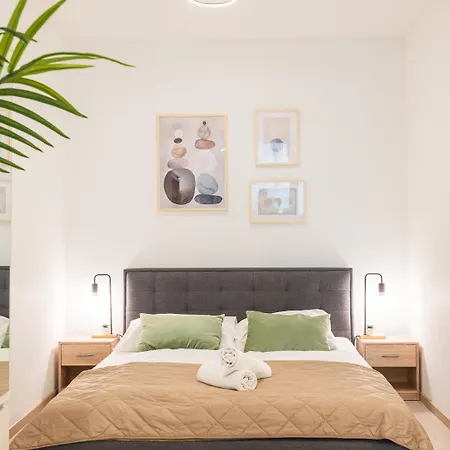 Apartment Modern Newly-built By The New York Cafe Budapest